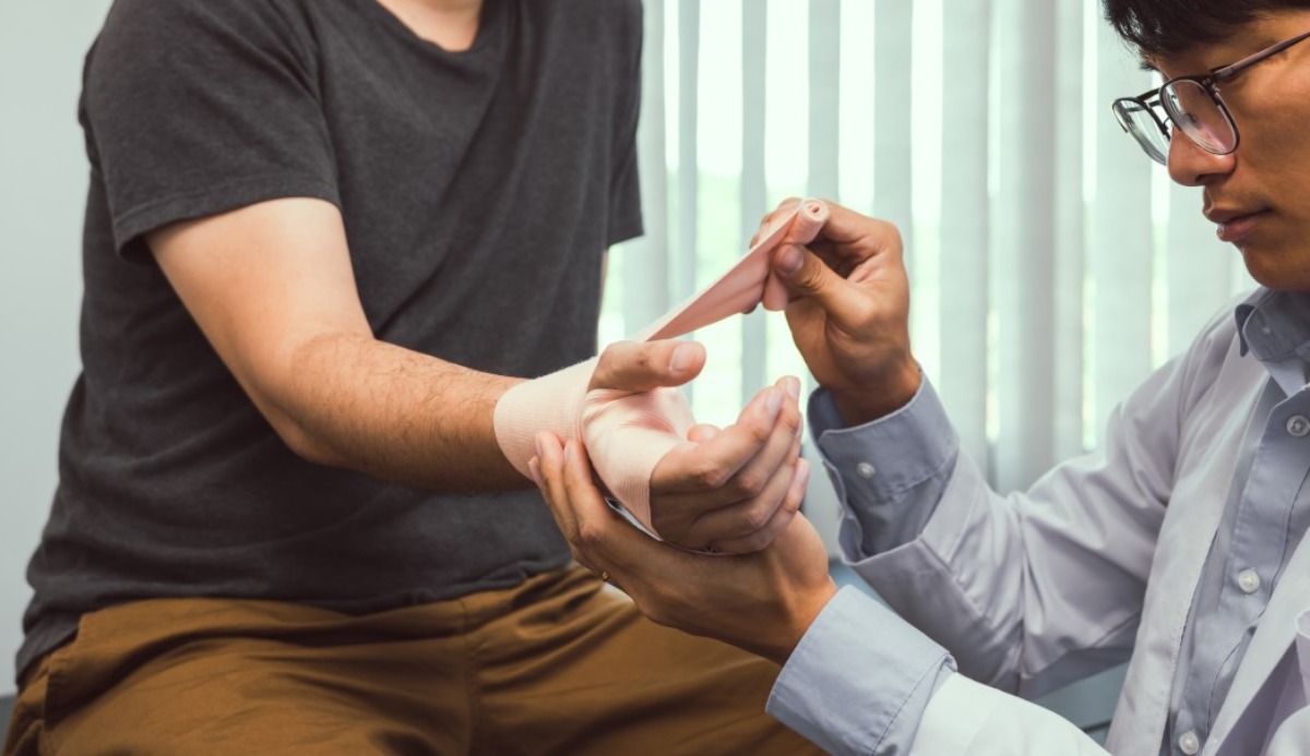 Quiz Is My Wrist Broken or Sprained? Based on 20 Symptoms Question 12