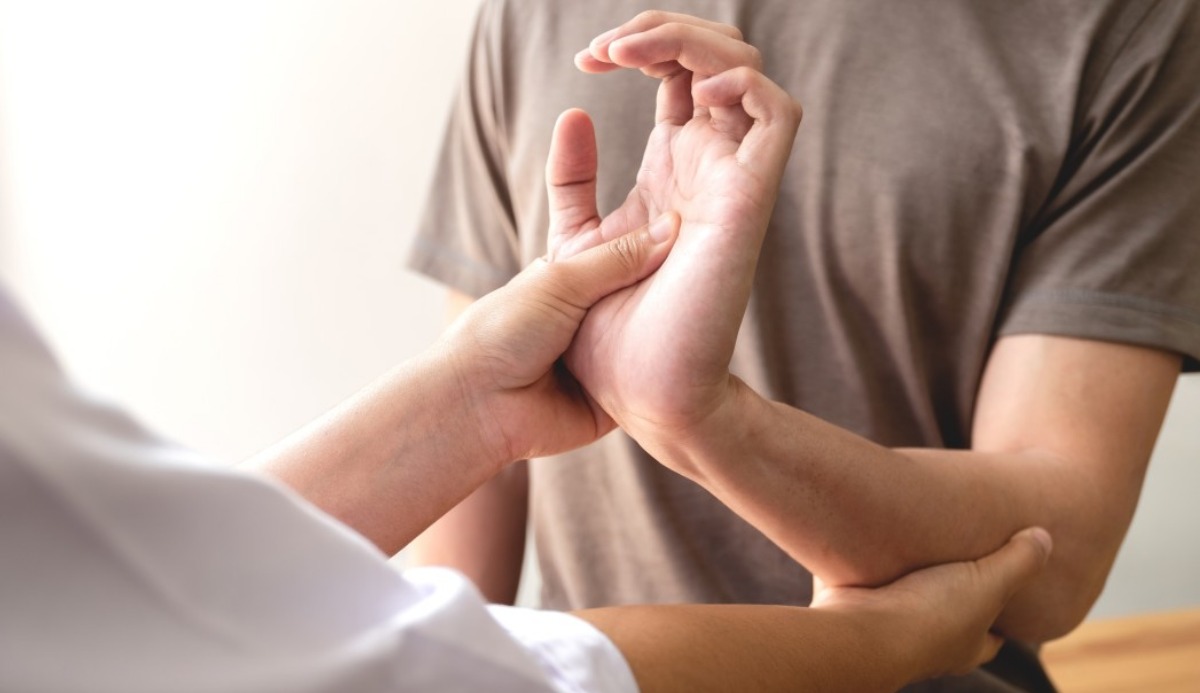 Quiz Is My Wrist Broken or Sprained? Based on 20 Symptoms Question 11