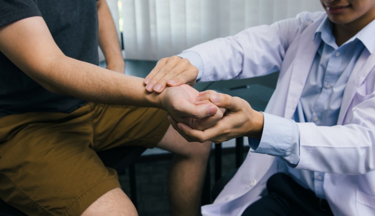 Quiz Is My Wrist Broken or Sprained? Based on 20 Symptoms Question 17